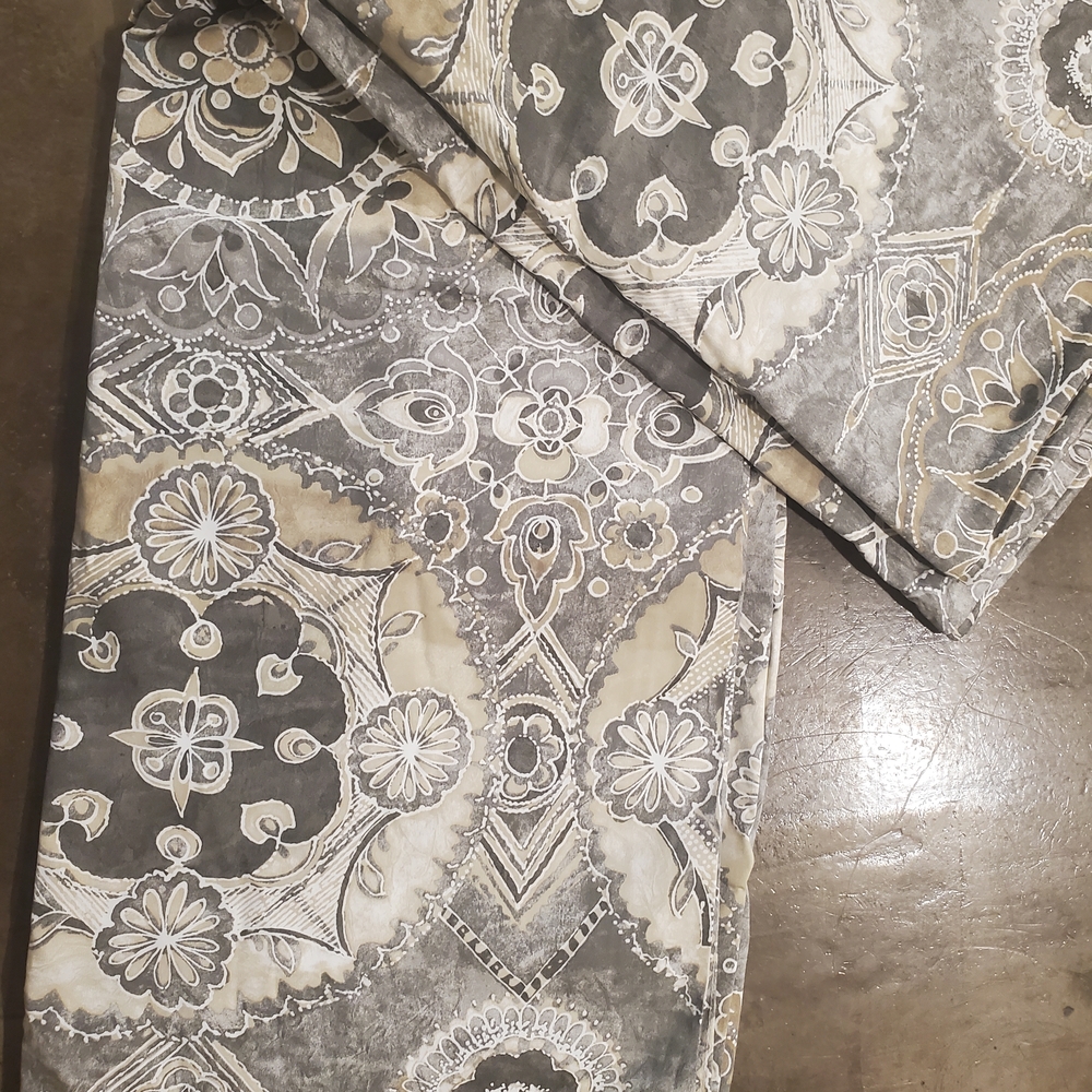 Happy 4th...SALE...Pottery Barn Queen  Duvet